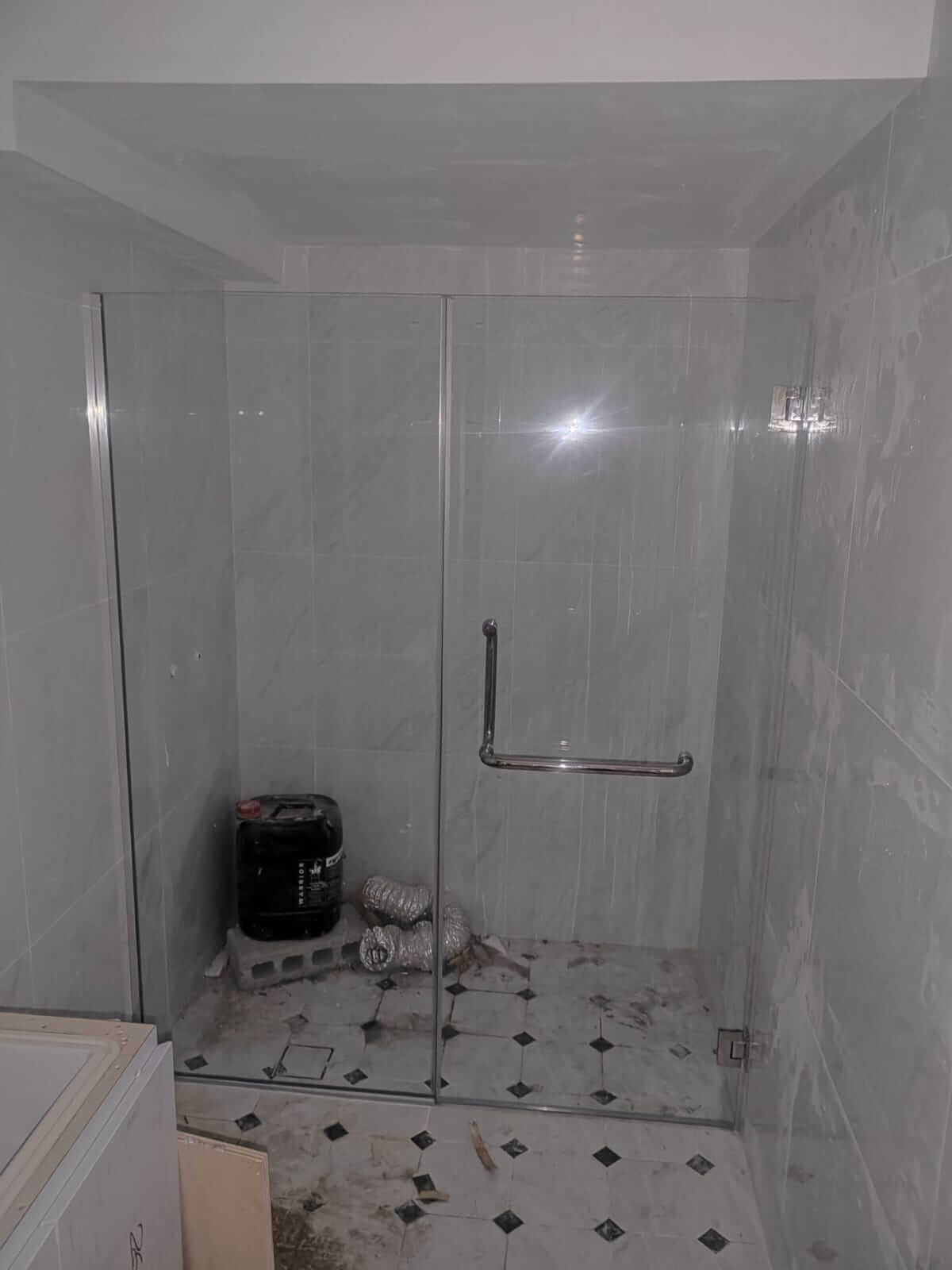 Frameless Shower Screens