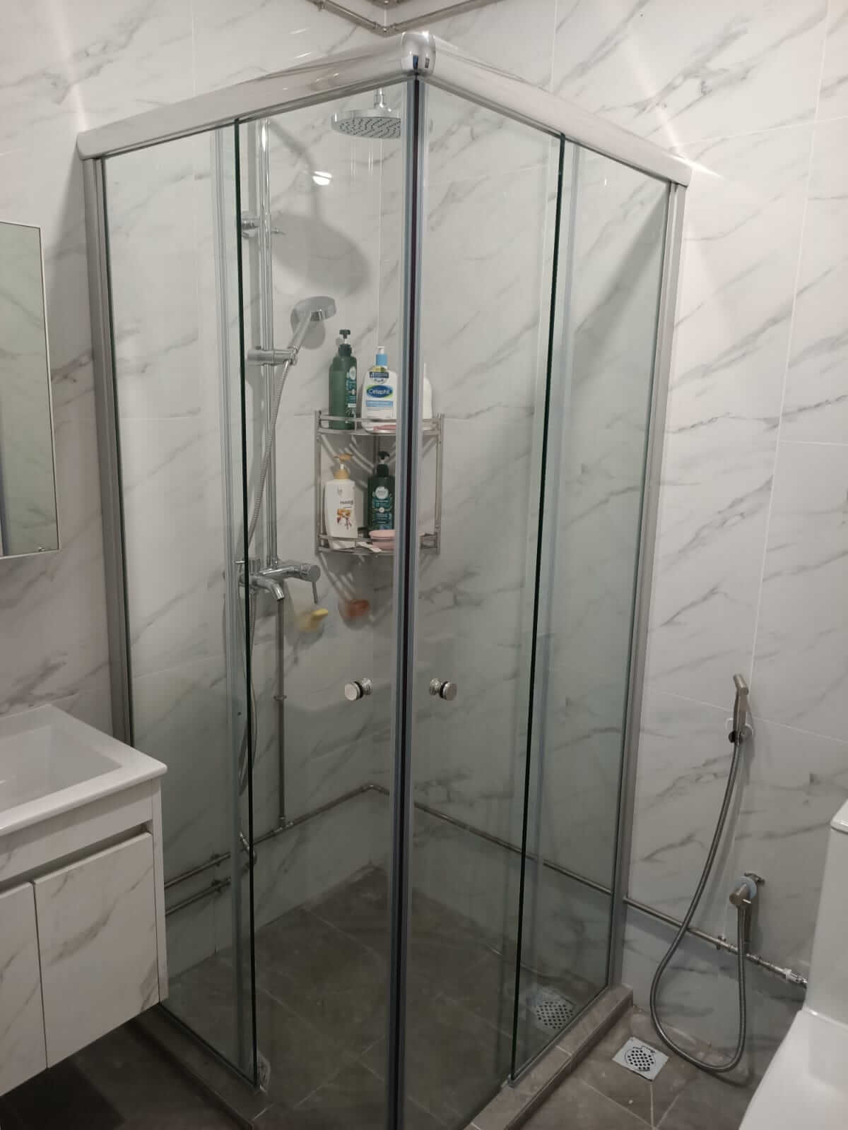 Frameless Shower Screens