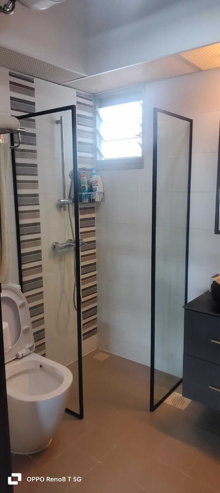 Frameless Shower Screens