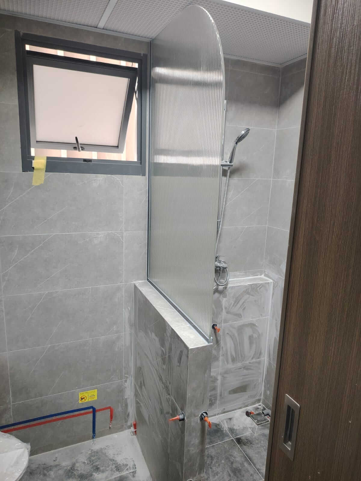 Frameless Shower Screens