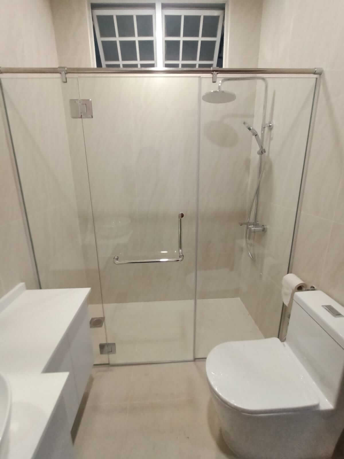 Frameless Shower Screens